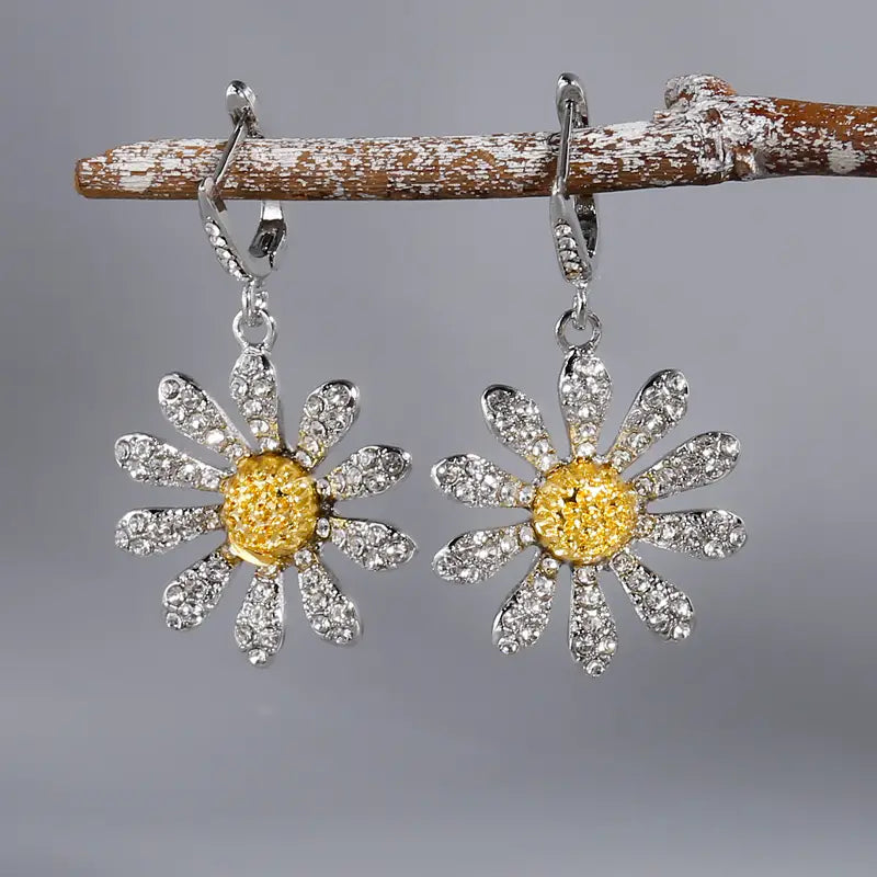 Vintage Daisy Drop Dangle Earrings