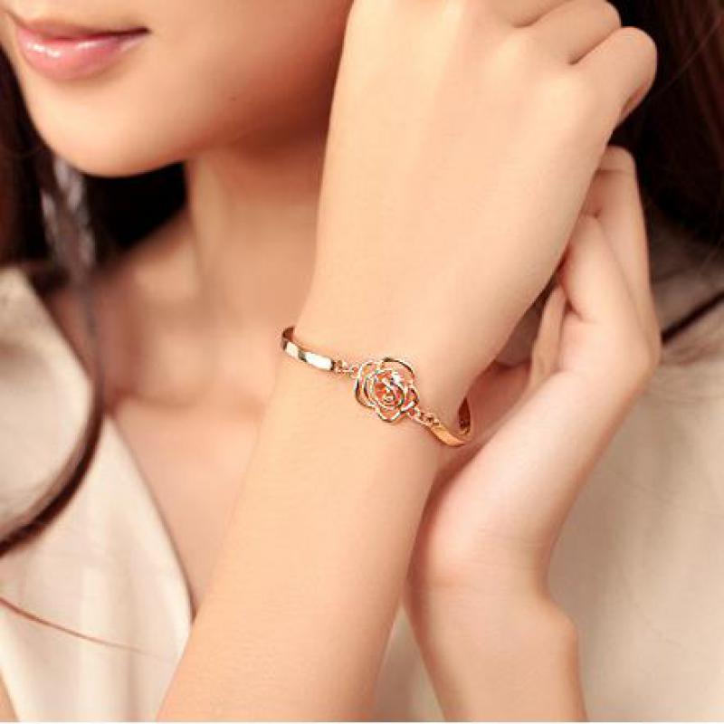 Dainty Rose Bracelet