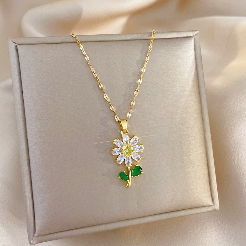 Rhinestone Daisy Pendant