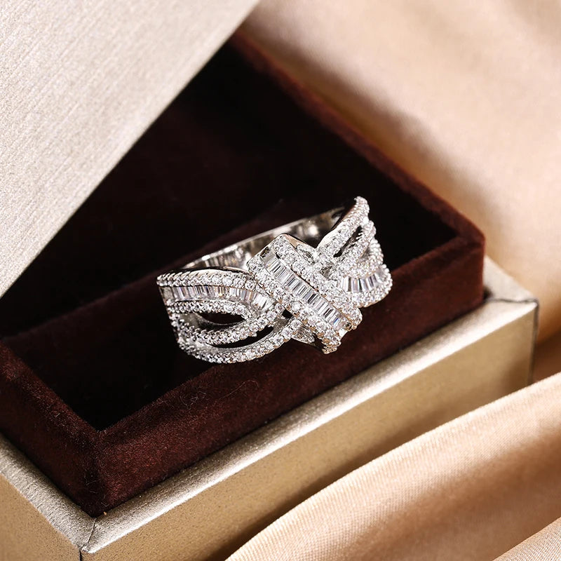 Luxury Fashion Twist Zircon Ring