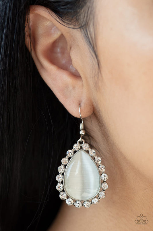 Teardrop Trendsetter - White/Black