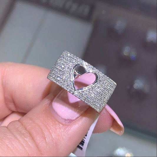 Temperament Fashion Micro-inlaid Crystal Hollow Love Ring for Women Party Wedding Jewelry Whole Sale rings size 11